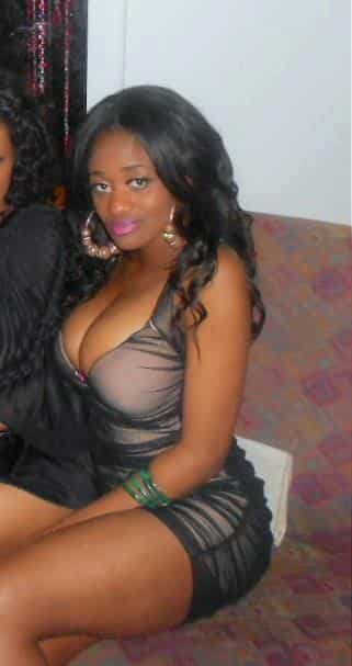 rencontre jolie black aux très gros seins énormes