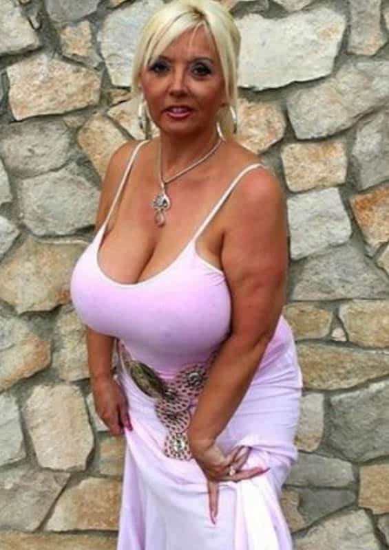 rencontre femme ronde très grosse poitrine