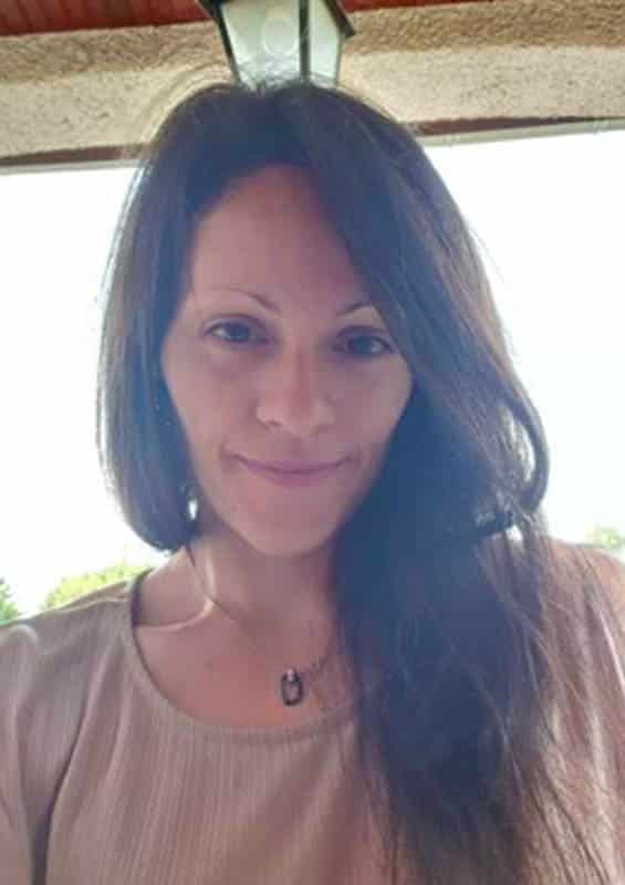 rencontre jeune femme brune timide
